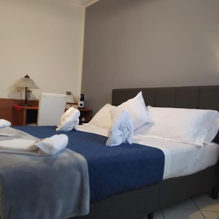 Hotel Baiardo Romagnano Sesia Esterno foto
