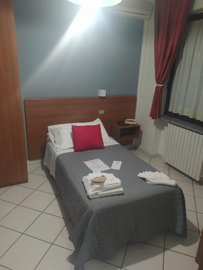 Hotel Baiardo Romagnano Sesia Esterno foto