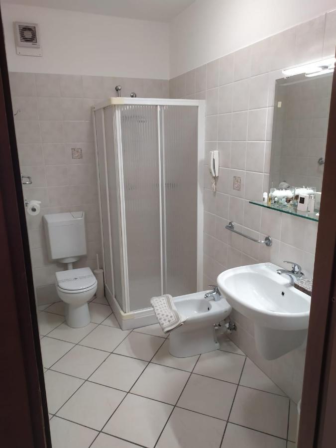 Hotel Baiardo Romagnano Sesia Esterno foto