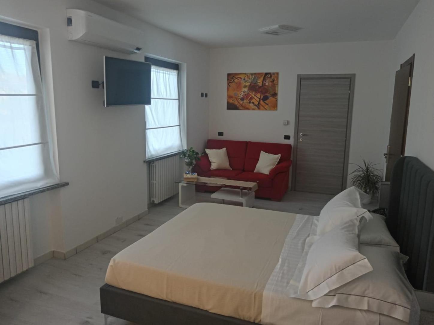 Hotel Baiardo Romagnano Sesia Esterno foto