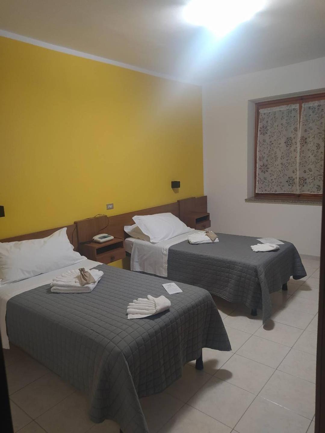 Hotel Baiardo Romagnano Sesia Esterno foto