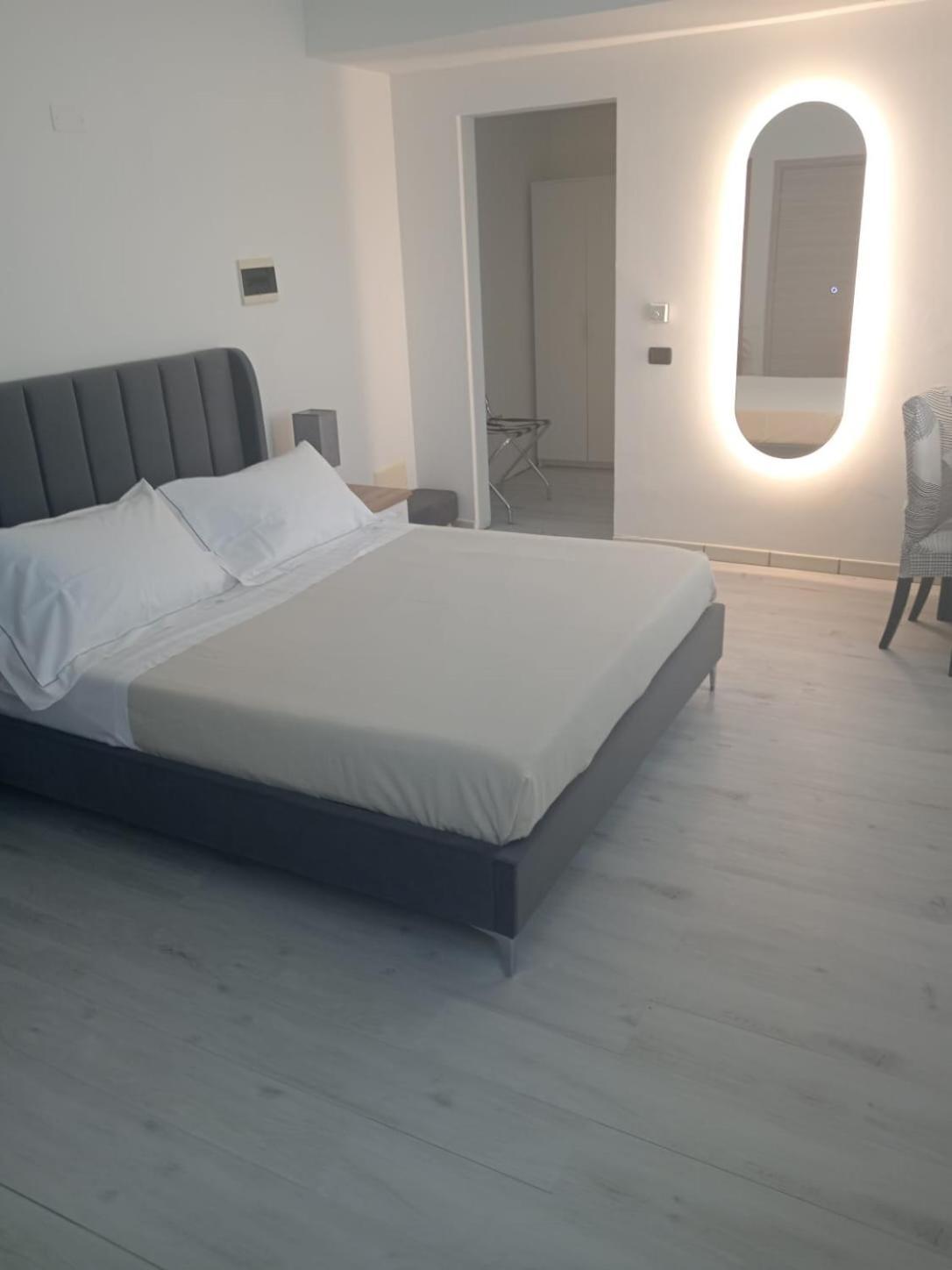 Hotel Baiardo Romagnano Sesia Esterno foto
